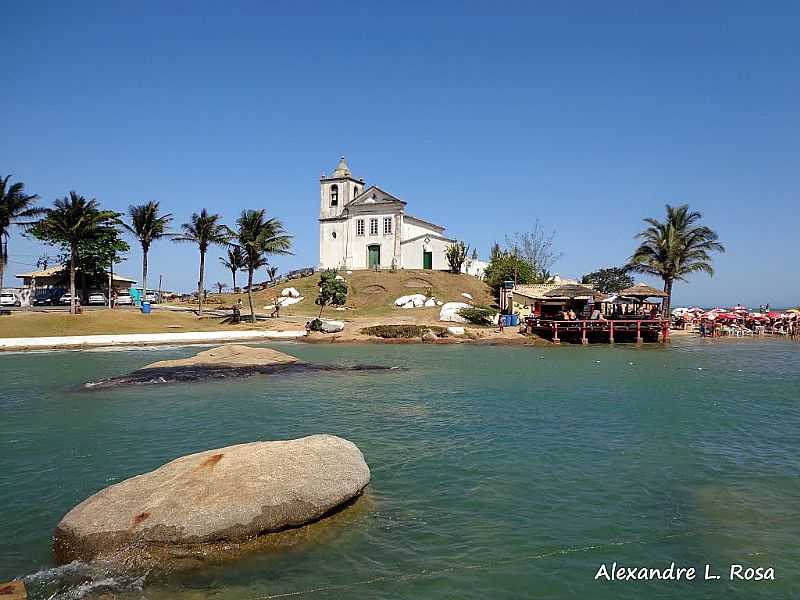 BARRA DE SO JOO-RJ-IGREJA E A PRAINHA DO RIO SO JOO-FOTO:ALEXANDRE L. ROSA - BARRA DE SO JOO - RJ