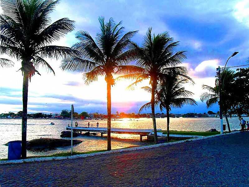 BARRA DE SO JOO-RJ-PIER NA PRAIA-FOTO:RYD PANORAMIO PHOTOS - BARRA DE SO JOO - RJ