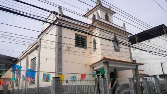 IGREJA CATLICA SANTO ANTNIO - RUA: PREFEITO IAGO JOS DE CASTRO VALRIO, N 139 - BAIRRO: OFICINAS VELHAS - CEP: 27110-470 - PARQUIA SANT ANA - BARRA DO PIRA - RJ., POR JOO CARLOS PAULINO PAIVA - BARRA DO PIRA - RJ