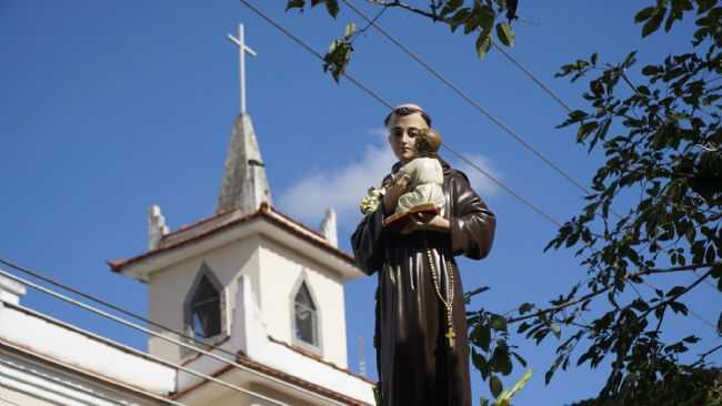 IGREJA CATLICA SANTO ANTNIO - RUA: PREFEITO IAGO JOS DE CASTRO VALRIO, N 139 - BAIRRO: OFICINAS VELHAS - CEP: 27110-470 - PARQUIA SANT ANA - BARRA DO PIRA - RJ., POR JOO CARLOS PAULINO PAIVA - BARRA DO PIRA - RJ