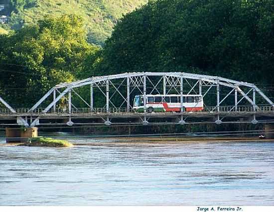 PONTE GETLIO VARGAS SOBRE O RIO PARABA DO SUL EM BARRA DO PIRA-FOTO:JORGE A. FERREIRA JR. - BARRA DO PIRA - RJ