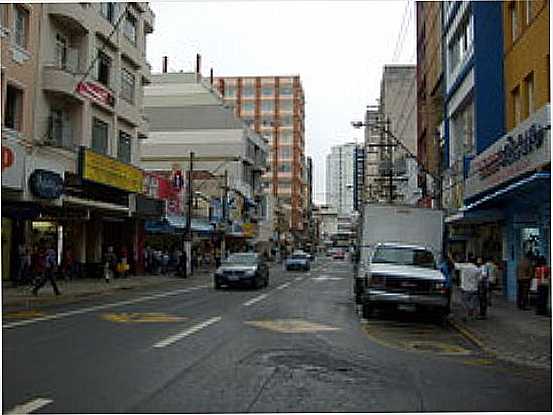 AVENIDA JOAQUIM LEITE EM BARRA MANSA-FOTO:MARCUS B. DE NOVAES - BARRA MANSA - RJ