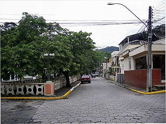 RUA DE BOM JARDIM-FOTO:KOSUZU - BOM JARDIM - RJ