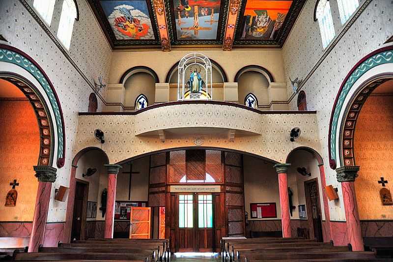 BOM JESUS DO ITABAPOANA-RJ-INTERIOR DA MATRIZ DO SENHOR BOM JESUS-FOTO:SGTRANGEL - BOM JESUS DO ITABAPOANA - RJ