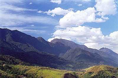 SERRA DE CACHOEIRAS DE MACACU FOTO WOLFLOBO - CACHOEIRAS DE MACACU - RJ