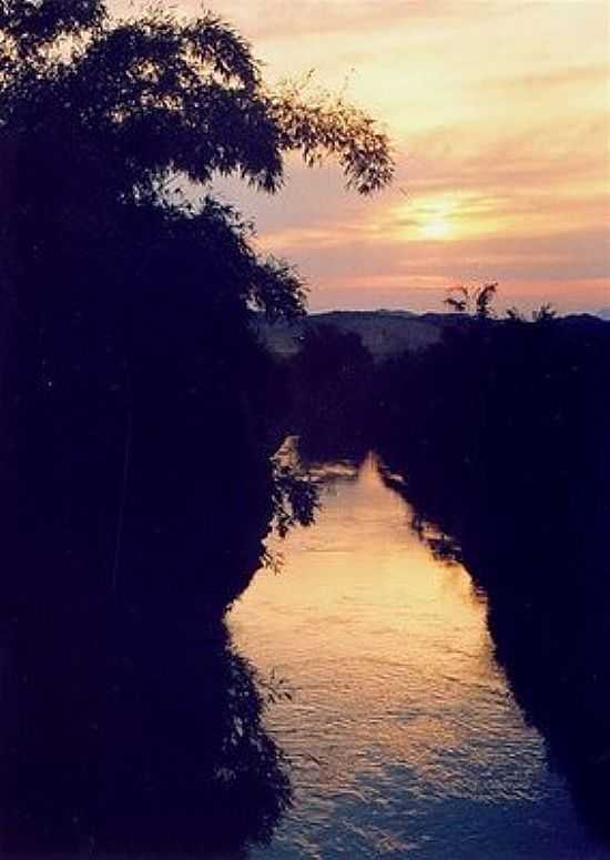 PR DO SOL NO RIO MACACU EM CACHOEIRAS DE MACACU-FOTO:ANDR CONFORT RODRIGUES - CACHOEIRAS DE MACACU - RJ