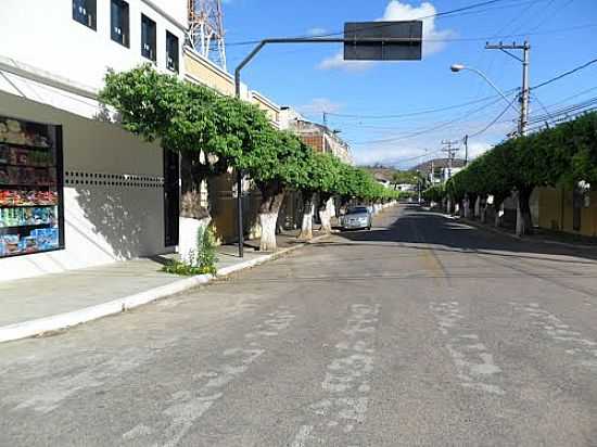 RUA DO CLUBE EM CAMBUCI-FOTO:RODROBAINA - CAMBUCI - RJ