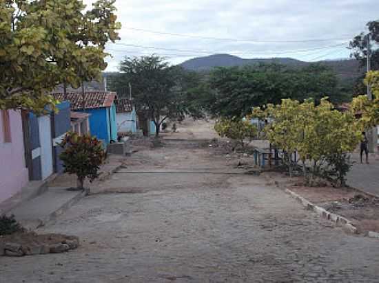 RUA DE ITAET-BA-FOTO:OFICINASCARTONERAS. - ITAET - BA