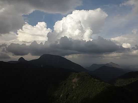 MIRANTE NA SUBIDA DO CANTAGALO  POR THIAGO HAUSSIG  - CANTAGALO - RJ