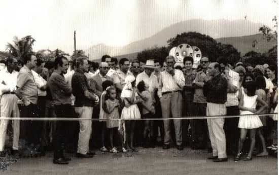 INAUGURAO DE PONTE EM CARABUU, POR CARABUU - CARABUU - RJ