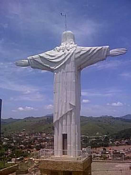 IMAGEM DO CRISTO REDENTOR NO MIRANTE EM CARDOSO MOREIRA-FOTO:HERINELSON - CARDOSO MOREIRA - RJ