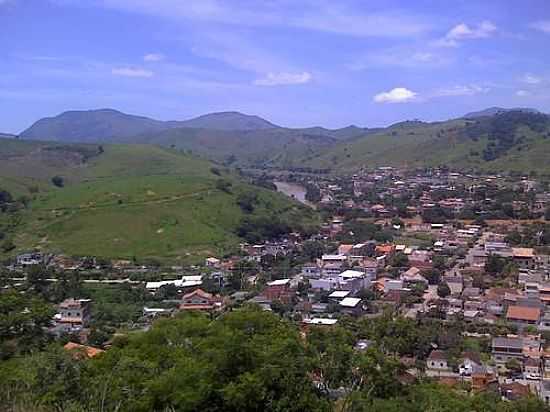 VISTA DA CIDADE COM A SERRA SO LUIZ AO FUNDO-CARDOSO MOREIRA-FOTO:HERINELSON - CARDOSO MOREIRA - RJ