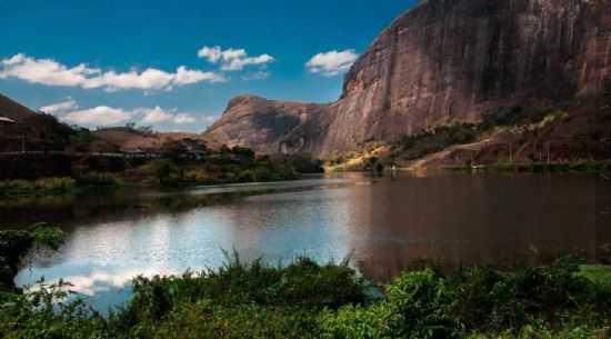 PEDRA DE PARAIBUNA - RIO PARAIBUNA, POR OSWALDO LUIZ CALZAVARA - COMENDADOR LEVY GASPARIAN - RJ