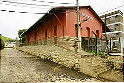 ANTIGA ESTAO FERROVIRIA-FOTO:SGTRANGEL  - COMENDADOR VENNCIO - RJ