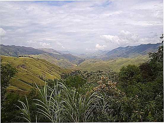 MONTANHAS NA REGIO DE CONRADO-FOTO:EDSONRIBEIRO - CONRADO - RJ