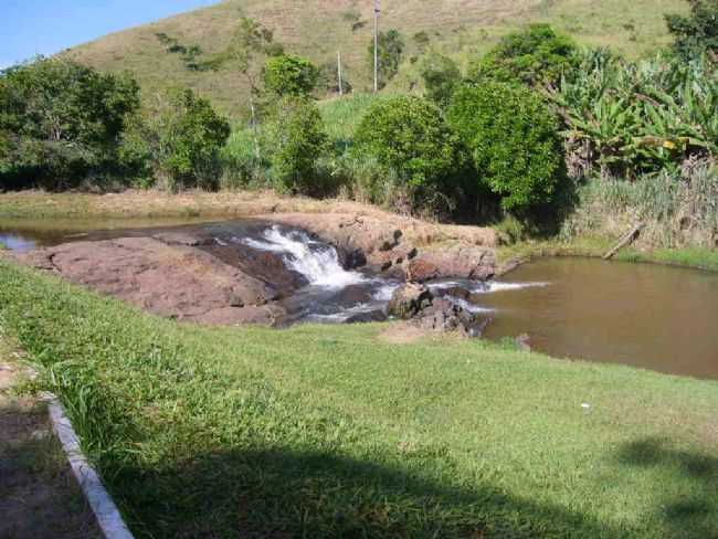 CACHOEIRA DA NDIA., POR ELOISA ELENA MACHADO DOS SANTOS - CONSERVATRIA - RJ