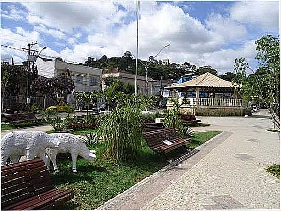 CORETO NA PRAA CEL.ANTNIO PINTO EM CORDEIRO-FOTO:FABRCIO RODRIGUES - CORDEIRO - RJ