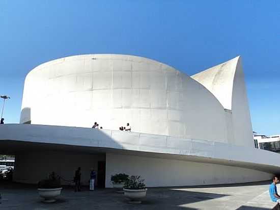 TEATRO RAUL CORTEZ,OBRA DE OSCAR NIEMAYER, EM DUQUE DE CAXIAS-FOTO:RN LATVIAN31 - DUQUE DE CAXIAS - RJ