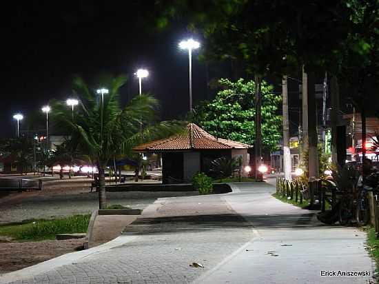 QUIOSQUE NA ORLA DE IGUABA GRANDE-FOTO:ERICK ANISZEWSKI - IGUABA GRANDE - RJ