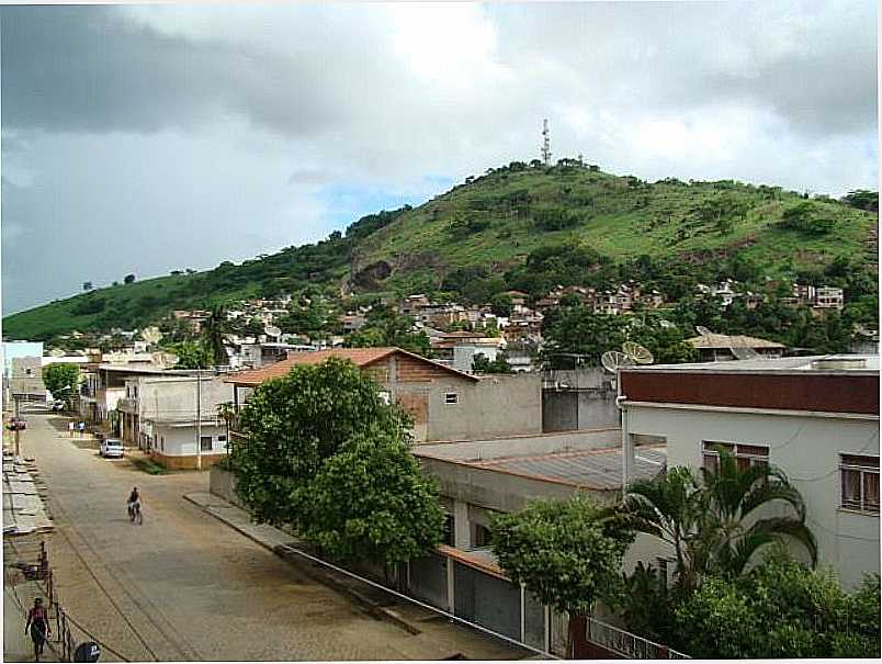 ITAPERUNA-RJ-VISTA PARCIAL DA CIDADE E O MORRO DO CRISTO-FOTO:MATHEUS MARRA - ITAPERUNA - RJ