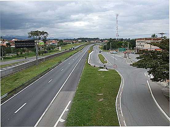 RODOVIA PRESIDENTE DUTRA EM ITATIAIA-FOTO:LTALDS - ITATIAIA - RJ