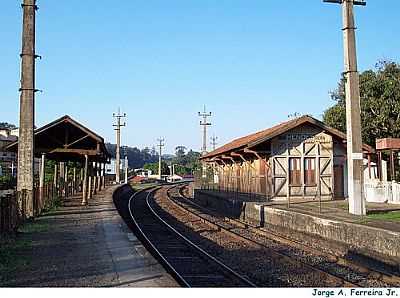 ESTAO FERROVIRIA POR JORGE A FERREIRA JR - MENDES - RJ