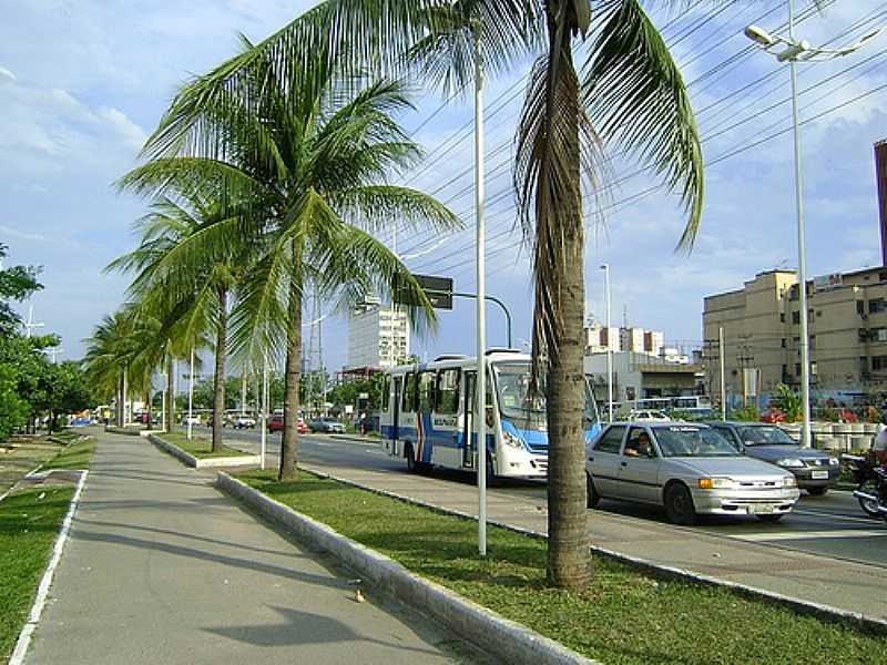 NOVA IGUAU-RJ-LINDA AVENIDA NO CENTRO-FOTO:HUMBERTO ASSUMPO - NOVA IGUAU - RJ