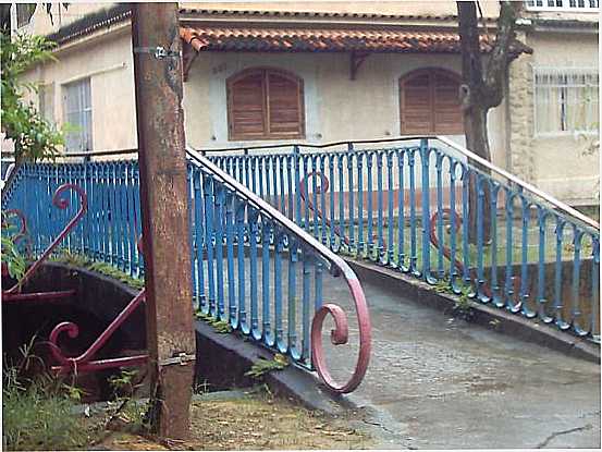 PONTRE DE FERRO DA FBRICA, POR IADANZA - PARACAMBI - RJ