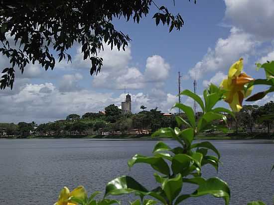 ITAJUPE-BA-LAGO HUMBERTO BADAR E AO FUNDO A CIDADE-FOTO:TENNYSON.FREITAS - ITAJUPE - BA