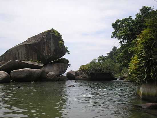 PEDRAS DO CAXADAO-FOTO:MARCELO PARISE PETAZ - PARATY - RJ