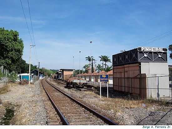 PTIO DA ESTAO FERROVIRIA EM PINHEIRAL-RJ-FOTO:JORGE A. FERREIRA JR - PINHEIRAL - RJ