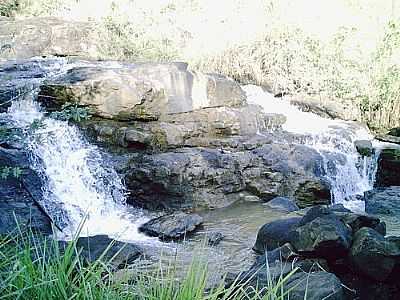 CACHOEIRA DA VARGEM
POR NEIVALDO - PIRAPETINGA DE BOM JESUS - RJ