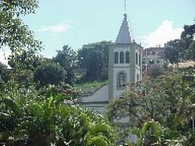 IGREJA EM PIRAPETINGA - PIRAPETINGA DE BOM JESUS - RJ