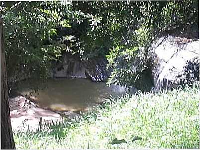 CACHOEIRA DO NENEM, POR JUNIOR FAJARDO - PORTO VELHO DO CUNHA - RJ