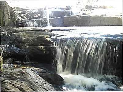 CACHOEIRA, POR JUNIOR FAJARDO - PORTO VELHO DO CUNHA - RJ