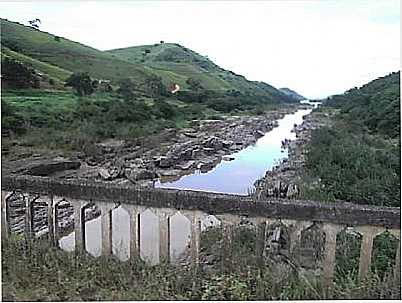 PONTE DIVISA RIO E MINAS, POR JUNIOR FAJARDO - PORTO VELHO DO CUNHA - RJ