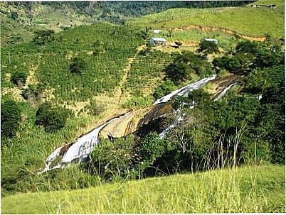 CACHOEIRA DE PURILANDIA ATRAS DO COLEGIO, POR EDERSON - PURILNDIA - RJ