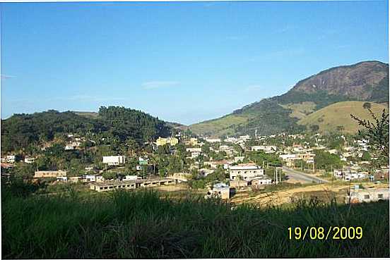 O POVOADO, LOCALIZADO NUM VALE CERCADO DE MONTES, POR ZEMARIA DA NETINHA - RAPOSO - RJ