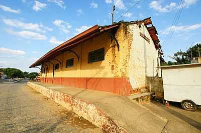 ANTIGA ESTAO FERROVIRIA-FOTO:SGTRANGEL  - RETIRO DO MURIA - RJ