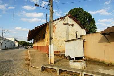 ANTIGA ESTAO FERROVIRIO-FOTO:SGTRANGEL  - RETIRO DO MURIA - RJ