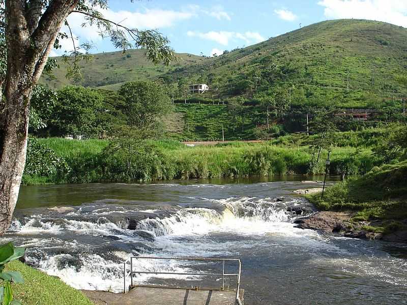 RIO CLARO-RJ-CACHOEIRA NO POSTO CASCATA-FOTO:PAULO ROBERTO DE CARVALHO - RIO CLARO - RJ