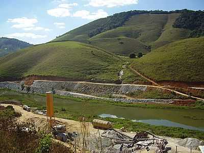 CONSTRUO DO LAGO PARA A HIDROELTRICA  - ROSAL - RJ