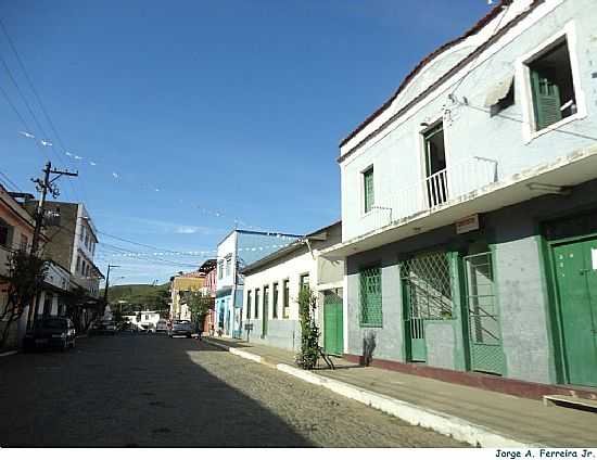 RUA NO CENTRO DE SANTA ISABEL DO RIO PRETO-RJ-FOTO:JORGE A. FERREIRA JR - SANTA ISABEL DO RIO PRETO - RJ