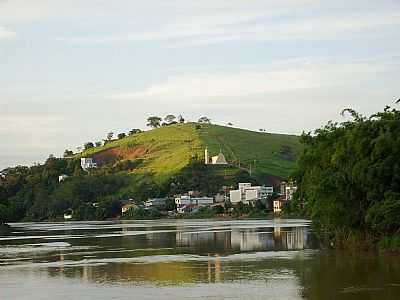 RIO POMBA E IGREJINHA AO FUNDO. FOTO
SKYSCRAPERCITY - SANTO ANTNIO DE PDUA - RJ