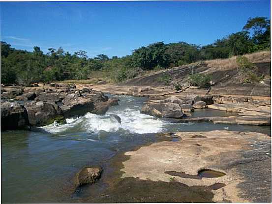 CACHOEIRA DO INFERNO, POR SCHNEIDER - SANTO EDUARDO - RJ