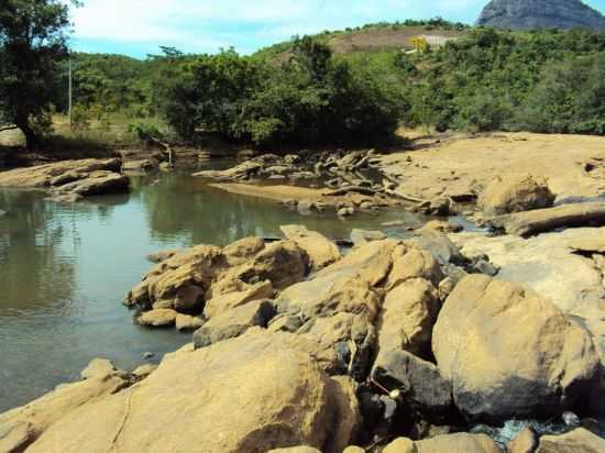 RIO ITABAPOANA NO DEPARTAMENTO, POR MANOEL ALFREDO - SANTO EDUARDO - RJ