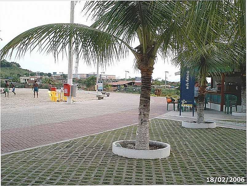 SO GONALO-RJ-PRAA EM FRENTE O PISCINO-FOTO:VALDECI TULER - SO GONALO - RJ