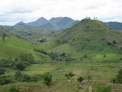 SERRA DA ALVARENGA AO FUNDO SO JOS DE UB POR CELOMOZER  - SO JOS DE UB - RJ