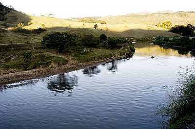 PARQUE DE EXPOSIES 
FOTO DE ALZIRO XAVIER - SO JOS DO VALE DO RIO PRETO - RJ