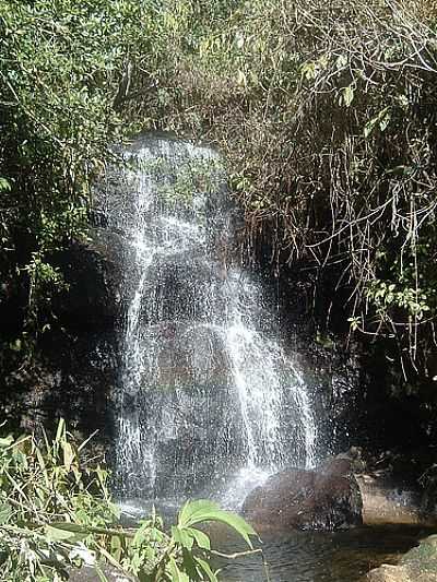 CACHOEIRA VU DE NOIVA ARAPONGA - SO JOS DO VALE DO RIO PRETO - RJ